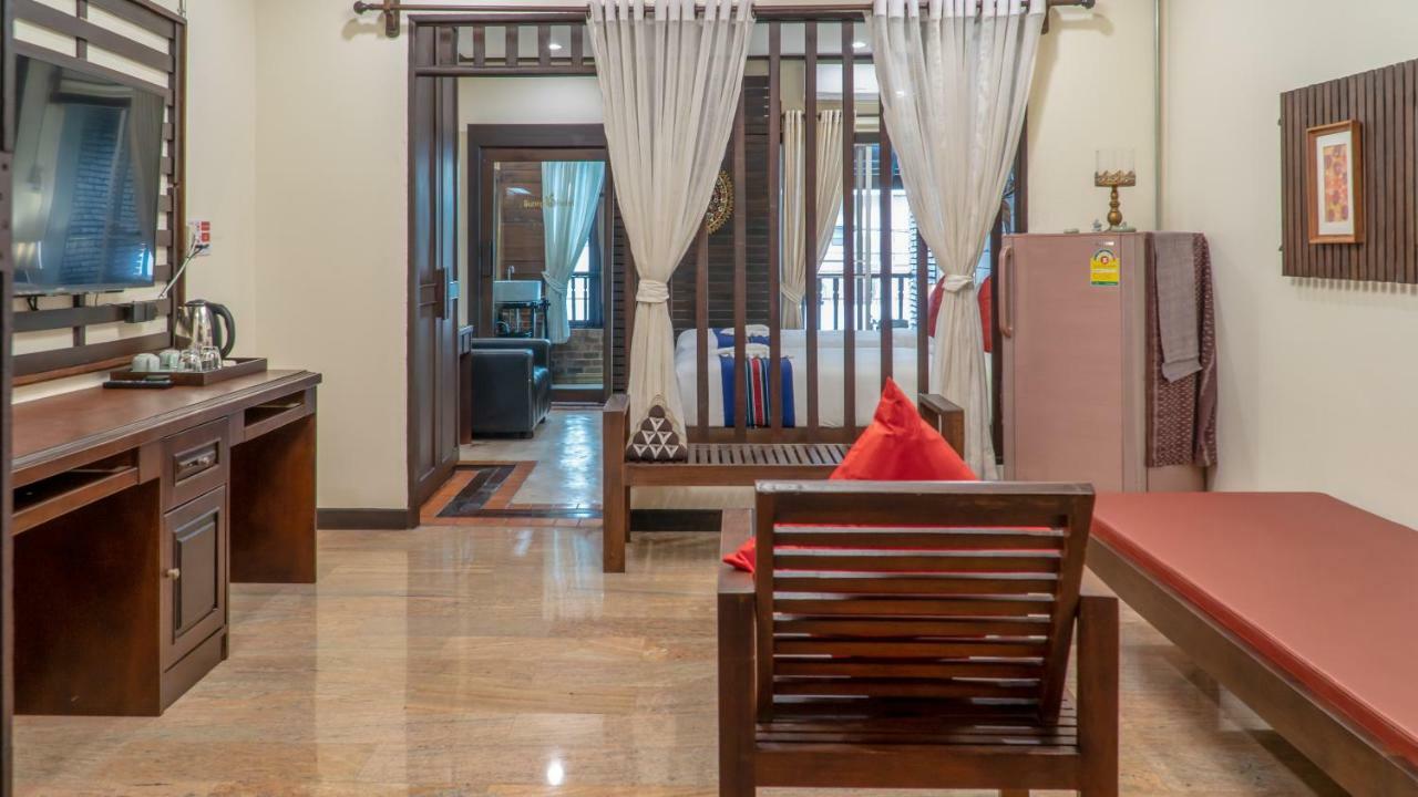 Sunny V Hotel Чиангмай Экстерьер фото